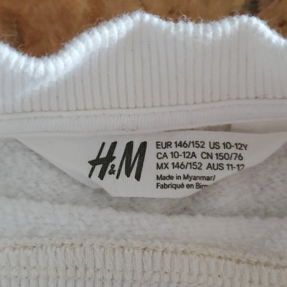 H&M Crewneck Sweatshirt 10 12 Boys - Picture 2 of 2